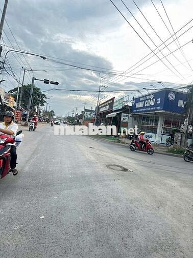 Nhà diện tích 128m mặt tiền kinh doanh buôn bán dĩ an