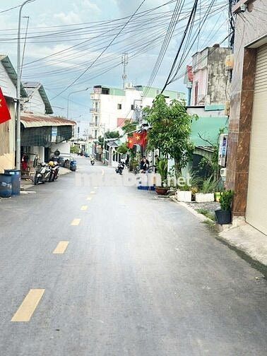 Nhà diện tích 128m mặt tiền kinh doanh buôn bán dĩ an