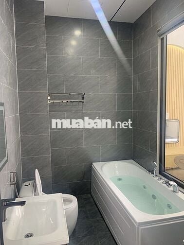 Mặt Tiền Kinh Doanh, 4 Tầng, 60m2, Gần Vincom Dĩ An, Chỉ 5 Tỷ Nhỉnh.