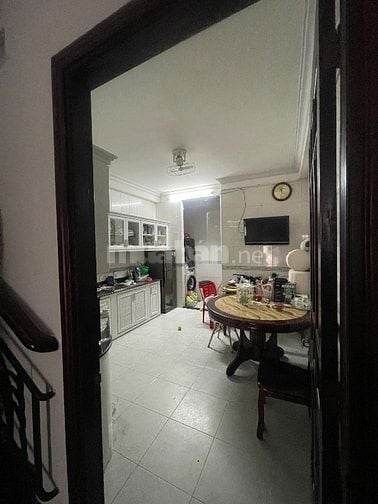 Cho thuê nhà nguyên căn 4 tầng + trệt, 7 phòng, mặt tiền đường THĐ