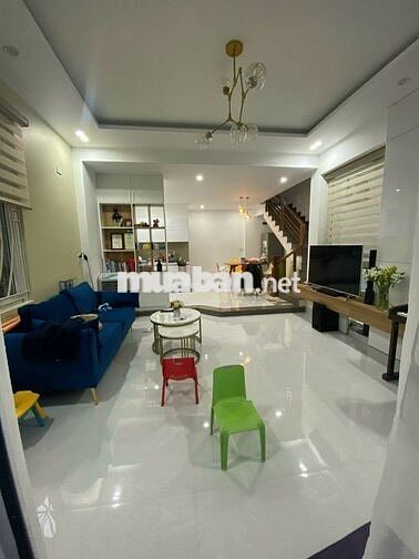 Cho thuê nhà nguyên văn Nguyễn Văn Linh, 3 tầng, 3 PN, gần sân bay