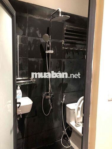 Cho thuê nhà riêng 100m2, 3 tầng, có chỗ để oto trong sân nhà.