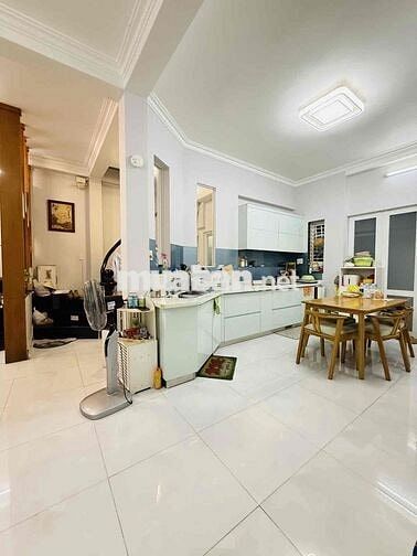 NHÀ HIẾM GẦN SÂN BAY – 3 TẦNG - 2 MẶT HẺM THOÁNG – NGANG KHỦNG 6M