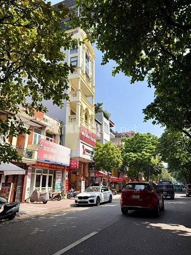 Mặt phố Ngọc Lâm, 5 tầng thang máy, Dòng tiền 50tr khuôn tiền 16.x tỷ