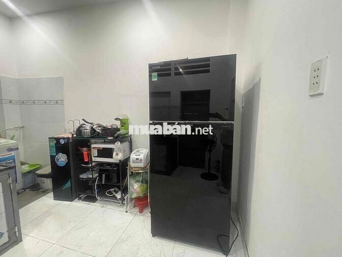 Chủ nhà chuyển ra Hà Nội nên cho thuê nguyên căn nhà 1 trệt 1 lầu