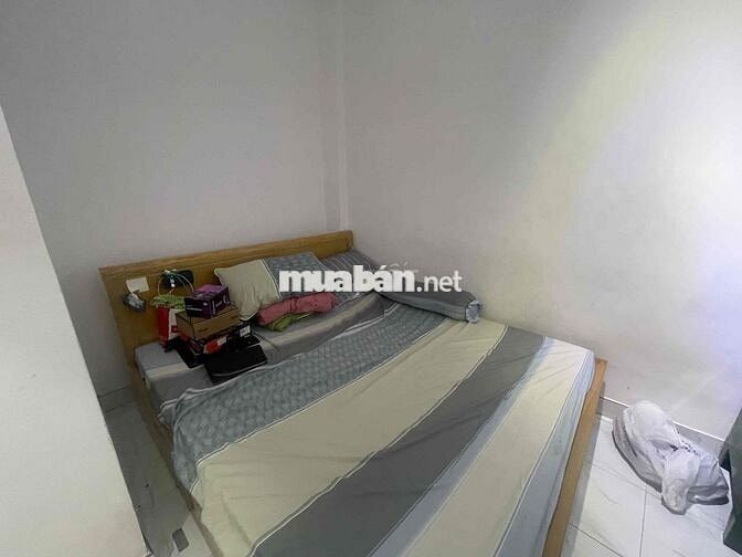 Chủ nhà chuyển ra Hà Nội nên cho thuê nguyên căn nhà 1 trệt 1 lầu