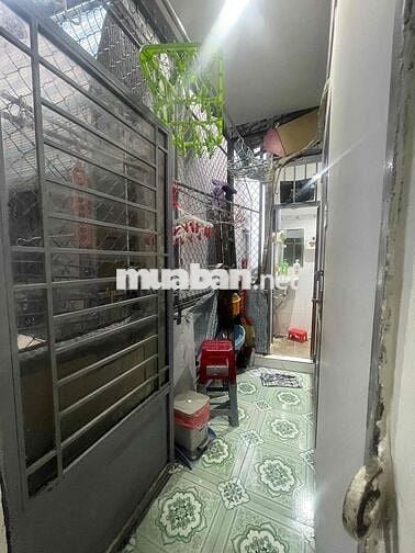 Chủ nhà chuyển ra Hà Nội nên cho thuê nguyên căn nhà 1 trệt 1 lầu