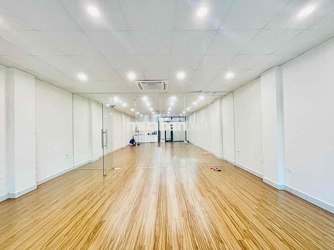 Cho thuê Văn phòng tại Hoàng Cầu 130m2 giá chỉ 19t sàn siêu rẻ