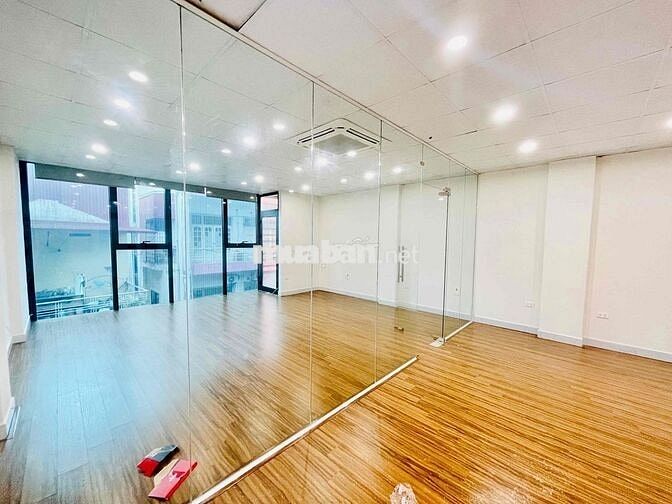 Cho thuê Văn phòng tại Hoàng Cầu 130m2 giá chỉ 19t sàn siêu rẻ