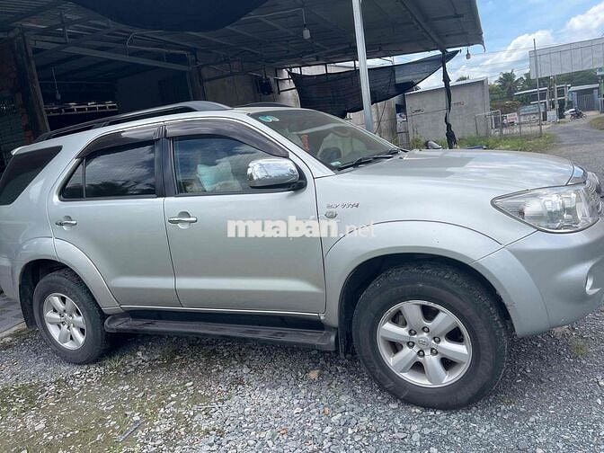 Toyota Fortuner 2011 - 160 km