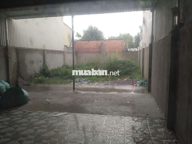 Cho thuê kho 300m2 mặt đường rộng 12m thuộc đông hòa