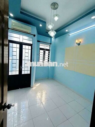 Bán nhà hẻm ô tô gần vòng xoay Lê Đại Hành - Đội Cung, Quận 11 - 34m2