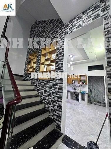 964hbc - nhà sát chợ Hiệp Bình , xây kiên cố , hẻm bagac