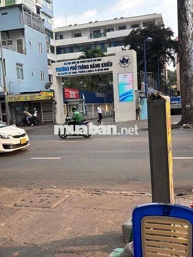 mặt tiền trung tâm q10 cần cho thuê