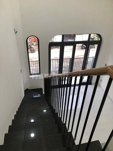 Bán nhà 3PN , Hướng Đông Bắc - Đường Man Thiện , Quận 9