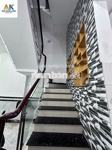 964hbc - nhà sát chợ Hiệp Bình , xây kiên cố , hẻm bagac