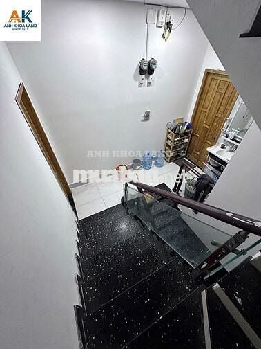 964hbc - nhà sát chợ Hiệp Bình , xây kiên cố , hẻm bagac