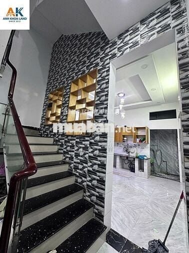 964hbc - nhà sát chợ Hiệp Bình , xây kiên cố , hẻm bagac