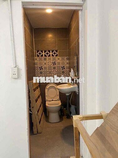 Cho thuê nguyên căn MT Trần Minh Quyền – Q10, cho làm CHDV, cho ctạo