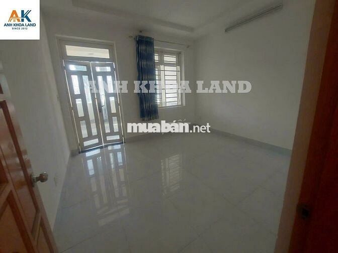 964hbc - nhà sát chợ Hiệp Bình , xây kiên cố , hẻm bagac