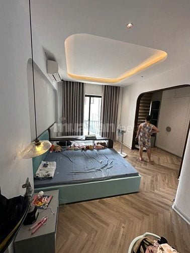 Bán nhà Khâm Thiên 42m2 , 5 tầng , ngõ thông , nội thất xịn 13,8 tỷ