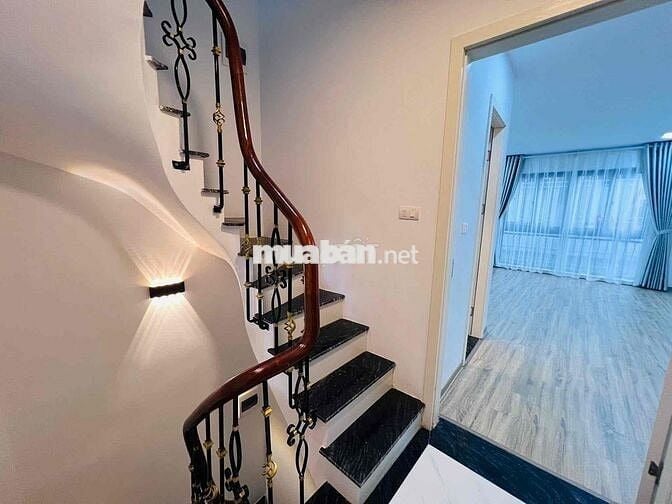 BÁN NHÀ XUÂN ĐỈNH 35m2 -6TẦNG THANG MÁY CHỈ HƠN 8 TỶ