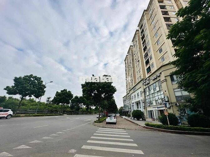 Chung cư OCT Cổ Nhuế. Dt 101m2 3n 2vs giá 6.8 tỷ