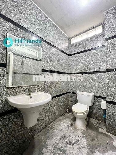 CHO THUÊ CĂN HỘ CÓ 3 PHÒNG NGỦ MỚI XÂY ĐẦY ĐỦ NỘI THẤT