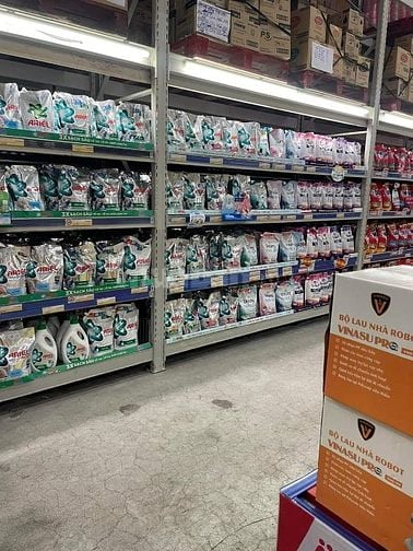 Cần tìm 2 bạn đóng gói hàng và 2 cô Tạp Vụ ( Từ 19 đến 60 tuổi ) 