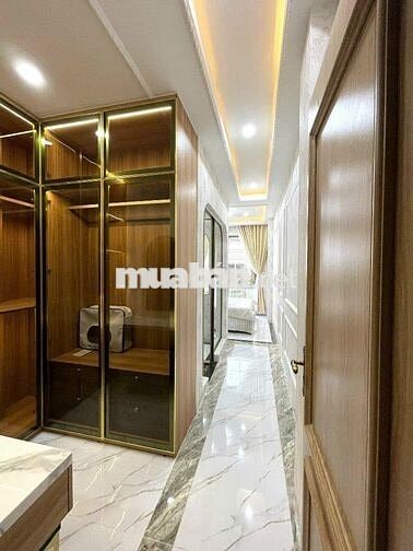 Bán nhà Phan Văn Trị đối diện Vincom 55m, 5 tầng BTCT, chân dài 18m.