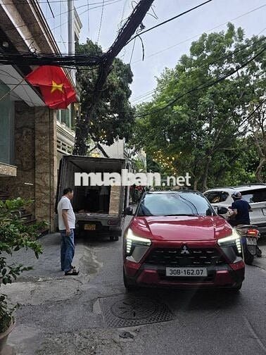 Bán nhà Phố Hoàng Quốc Việt, 8 tầng thang máy,  122m2, 70 tỷ