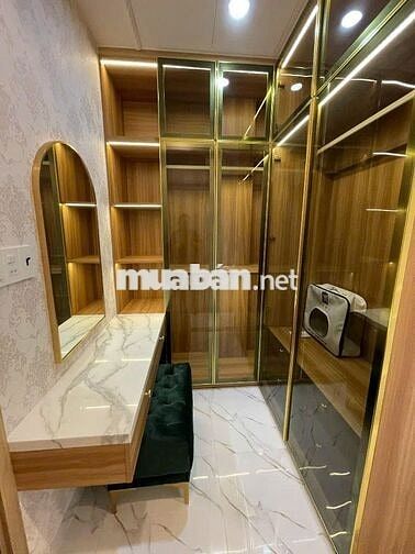 Bán nhà Phan Văn Trị đối diện Vincom 55m, 5 tầng BTCT, chân dài 18m.