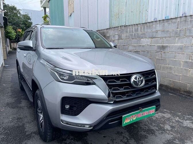 Fortuner 2021, 49 ngàn km,thơm mùi mới,sơn zin 95%