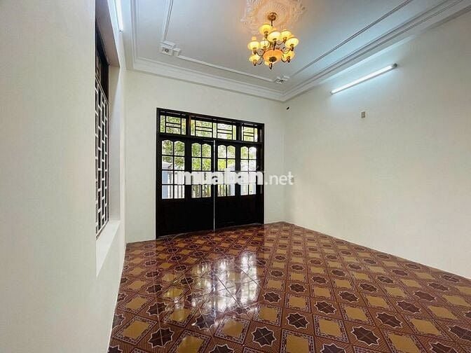 NHÀ 2 MẶT TIỀN NGANG 10M NGAY HỒ BÀU TRÀM