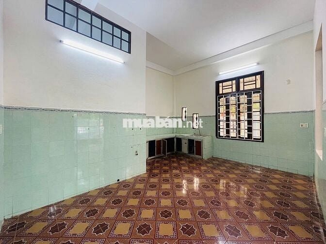 NHÀ 2 MẶT TIỀN NGANG 10M NGAY HỒ BÀU TRÀM