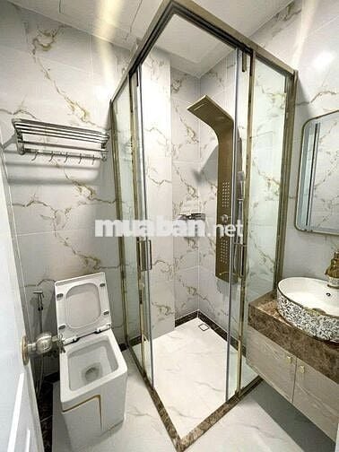 Bán nhà Phan Văn Trị đối diện Vincom 55m, 5 tầng BTCT, chân dài 18m.