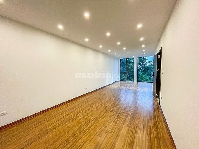 Cho thuê nhà 5 tầng, mặt hồ Hàm Long, số 28 ngõ 8 phố Từ Hoa, Tây Hồ