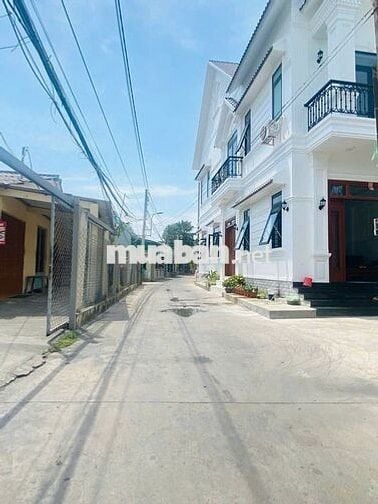 Bán nhà DT: 132,4m2 Thị trấn Cần Giuộc, Long An - GIÁ 2,9 tỷ