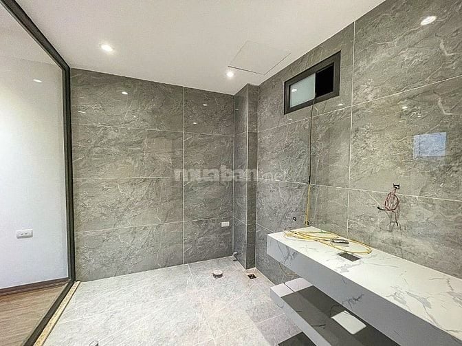 Cho thuê nhà 5 tầng, mặt hồ Hàm Long, số 28 ngõ 8 phố Từ Hoa, Tây Hồ