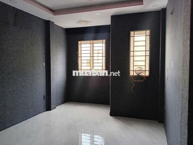 Nhà thuê giá rẻ 3 lầu 3 phòng ngủ hẻm Hòa Hưng dtsd 120m2