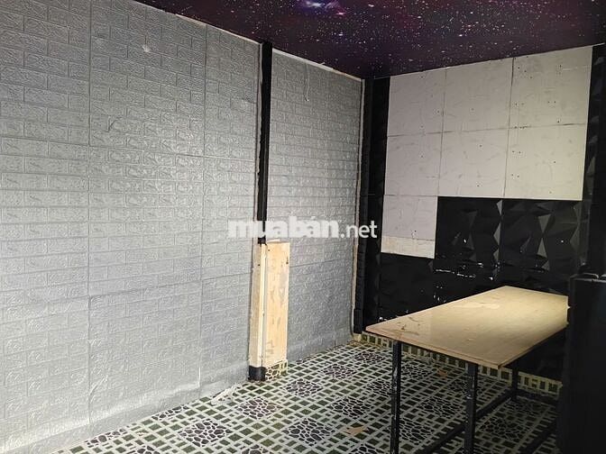 Nhà thuê giá rẻ 3 lầu 3 phòng ngủ hẻm Hòa Hưng dtsd 120m2