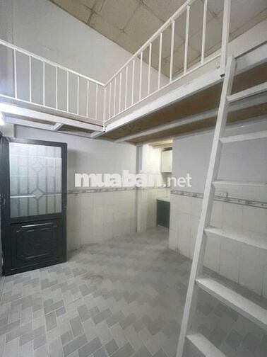 Phòng gác, 25m2 đường Nguyễn Văn Quỳ, Quận 7