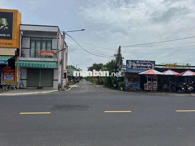 Bán đất cách biển 1km Lộc An xã Phước Hải -TP HCM.
Dt: 194m2 full thổ