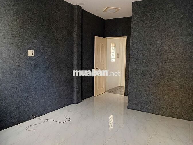 Nhà thuê giá rẻ 3 lầu 3 phòng ngủ hẻm Hòa Hưng dtsd 120m2