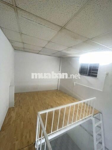 Phòng gác, 25m2 đường Nguyễn Văn Quỳ, Quận 7