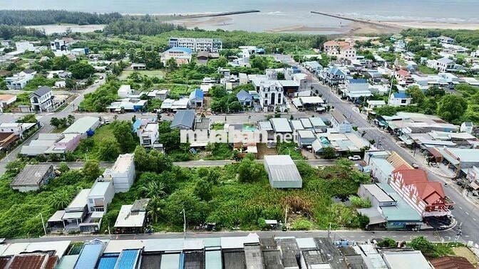 Bán đất cách biển 1km Lộc An xã Phước Hải -TP HCM.
Dt: 194m2 full thổ