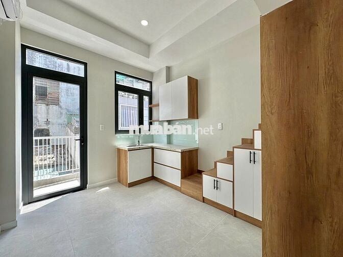 DUPLEX BAN CÔNG FULL NỘI THẤT THANG MÁY NGAY TÔ HIẾN THÀNH QUẬN 10