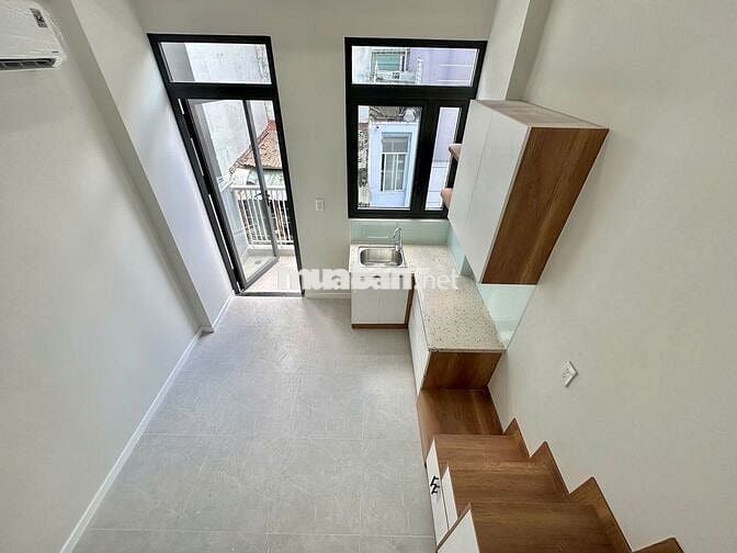 DUPLEX BAN CÔNG FULL NỘI THẤT THANG MÁY NGAY TÔ HIẾN THÀNH QUẬN 10