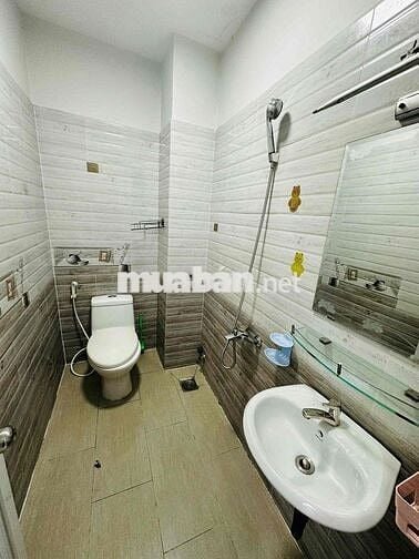 Bán Nhà 4x15. trệt 3 lầu sân thượng. 4 phòng. chỉ 4.65t