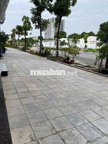 Cho thuê tầng 1 để kinh doanh, mặt đường đôi mới mở phố Đức Giang